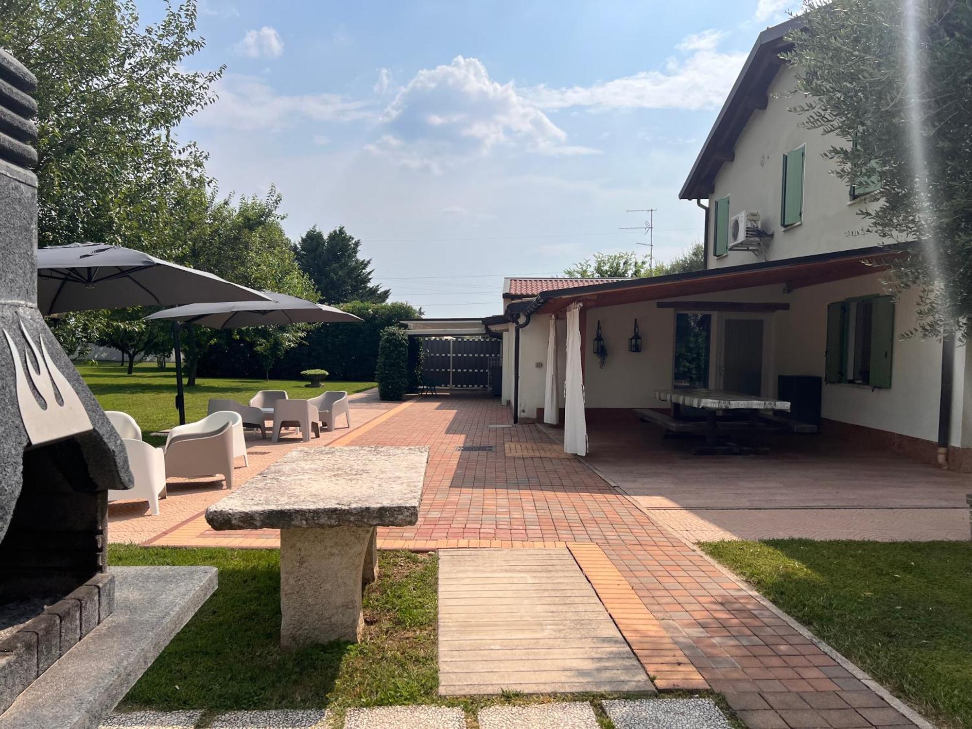 Appartamento "Casa Vacanze Corte Ara Decima" Sona Buitenkant foto