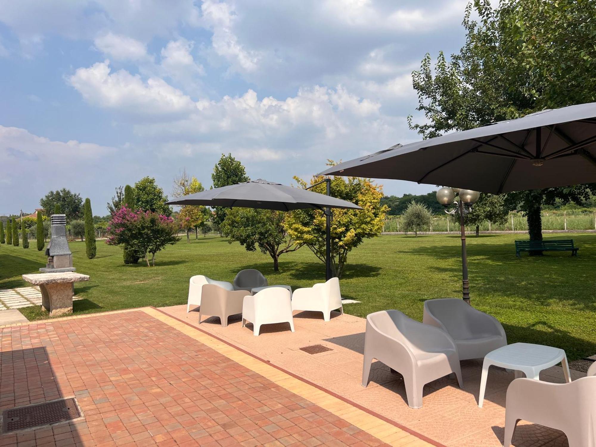 Appartamento "Casa Vacanze Corte Ara Decima" Sona Buitenkant foto