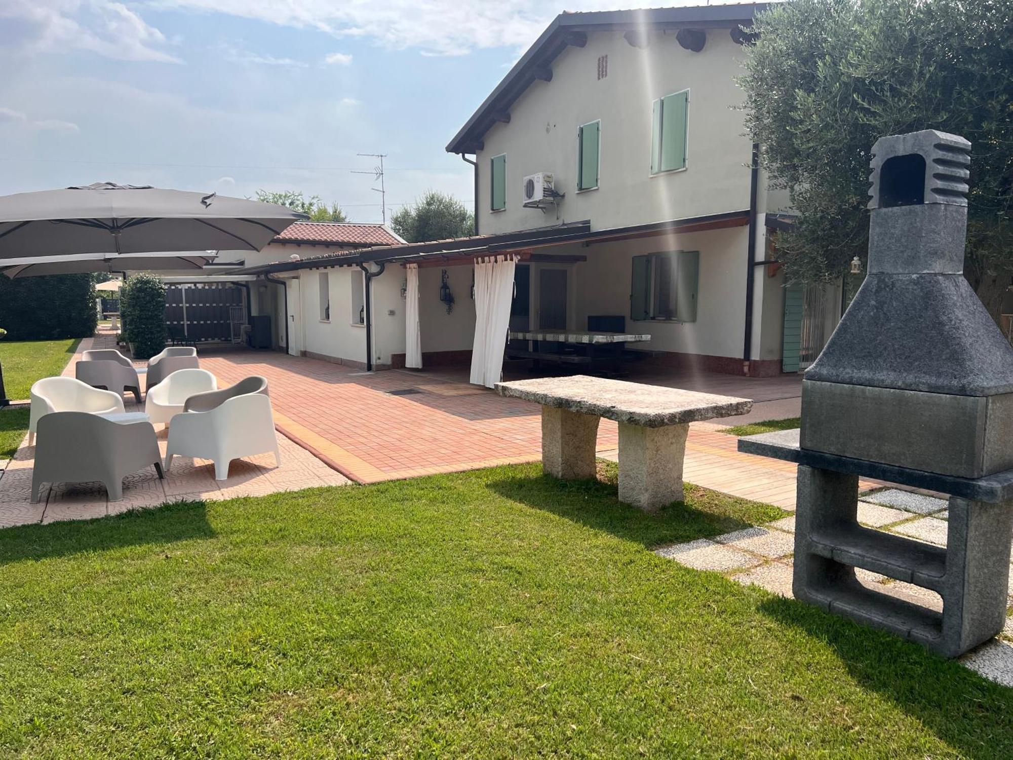 Appartamento "Casa Vacanze Corte Ara Decima" Sona Buitenkant foto