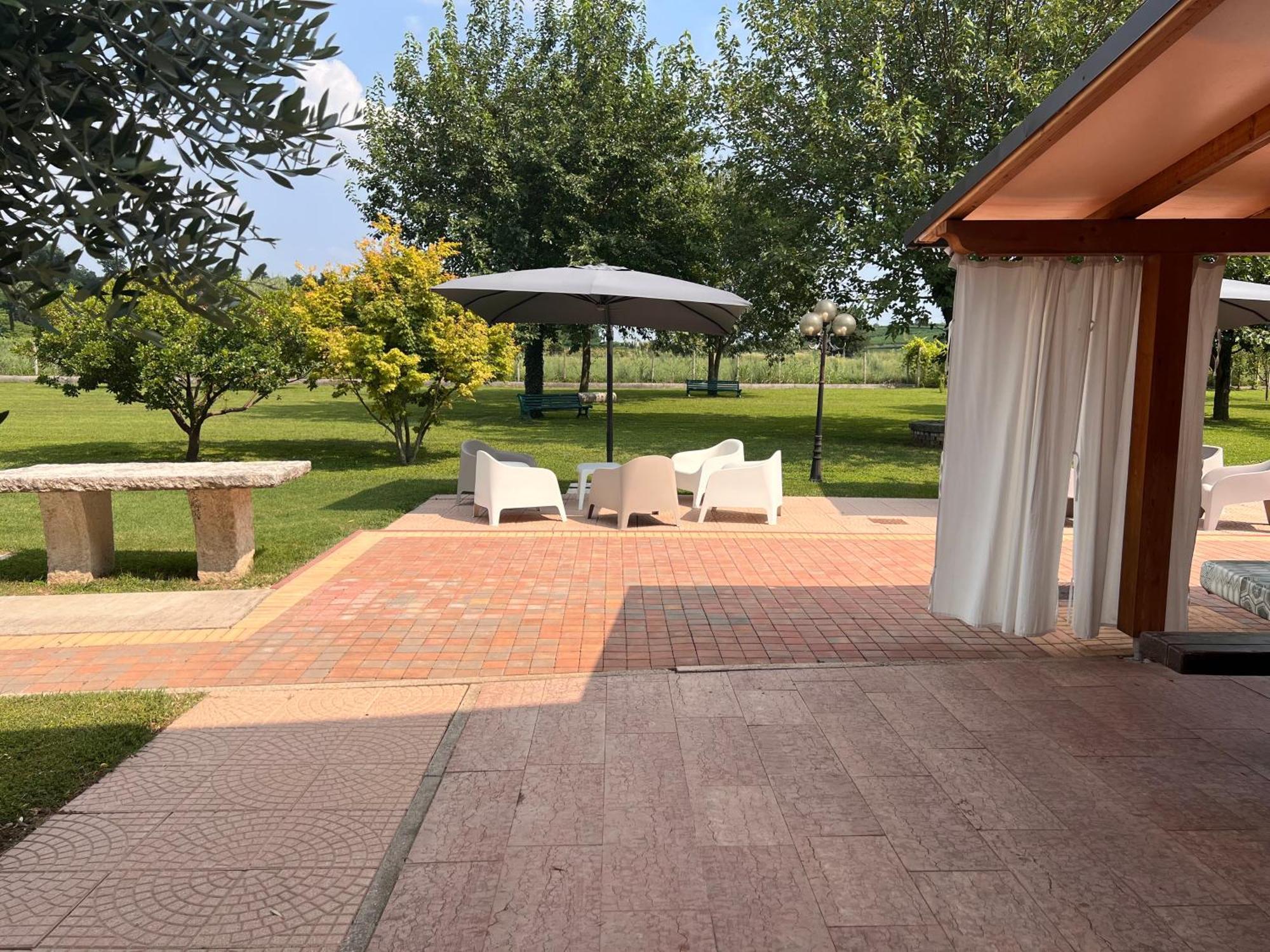 Appartamento "Casa Vacanze Corte Ara Decima" Sona Buitenkant foto