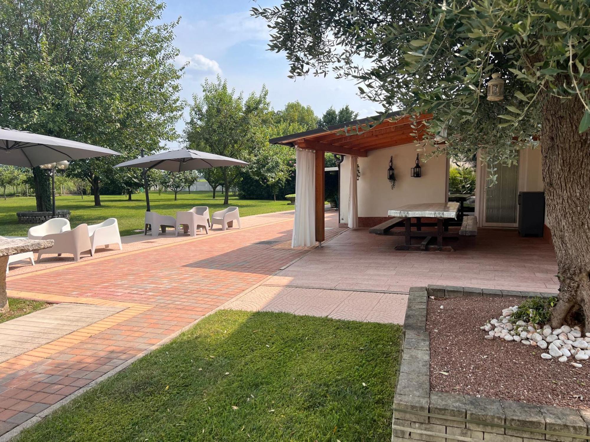 Appartamento "Casa Vacanze Corte Ara Decima" Sona Buitenkant foto