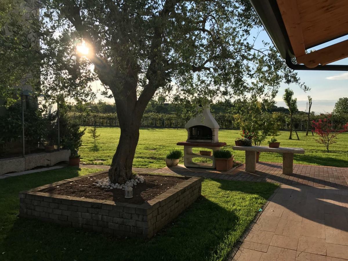 Appartamento "Casa Vacanze Corte Ara Decima" Sona Buitenkant foto