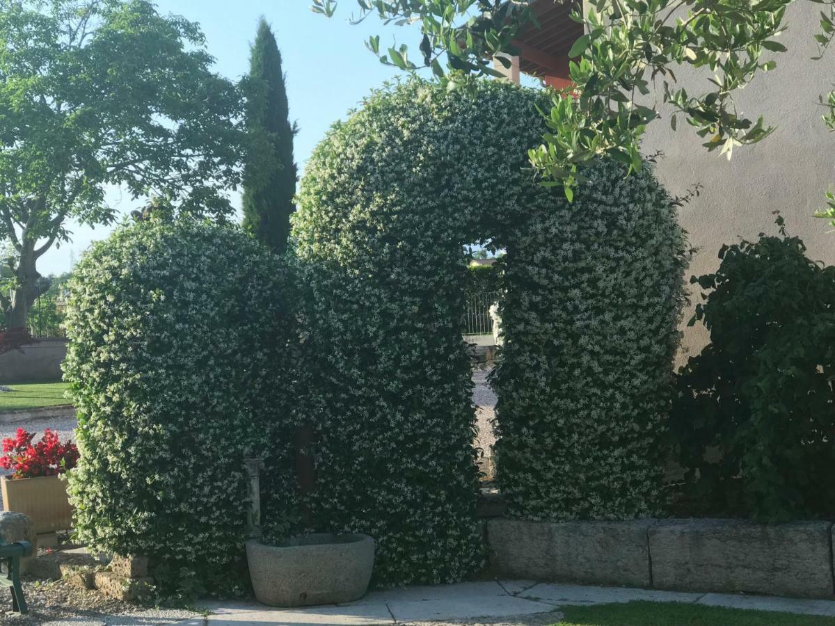 Appartamento "Casa Vacanze Corte Ara Decima" Sona Buitenkant foto